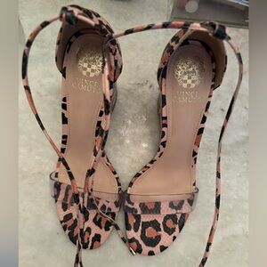 Vince camuto Sandals like new!